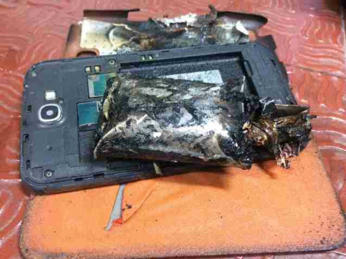 galaxy note fire, IndiGo, Chennai airport, Tech news, Samsung galaxy note 2, samsung, galaxy note, galaxy note 2, news, latest news, India news, national news, phones, galaxy note fire, IndiGo, Chennai airport,