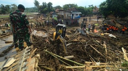 indonesia floods, indonesia, garut floods, indonesia rainfall, indonesia flood warning, indonesia floods death toll, indonesia floods crisis, indonesia weather, garut death toll, world news