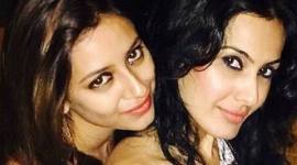 kamya punjabi, pratyusha banerjee, kamya pratyusha, pratyusha suicide, kamya emotional pratyusha, kamya pratyusha suicide, pratyusha rahul, kamya pratyusha bigg boss, pratyusha kamya friends, pratyusha suicide news, television news, shakti, preeto, kamya preeto, kamya shakti, indian express, indian express news