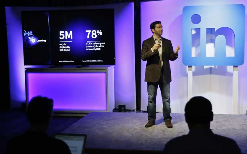 LinkedIn, LinkedIn new features, LinkedIn bot, LinkedIn News Feed, LinkedIn news feed, LinkedIn online training course, LinkedIn course