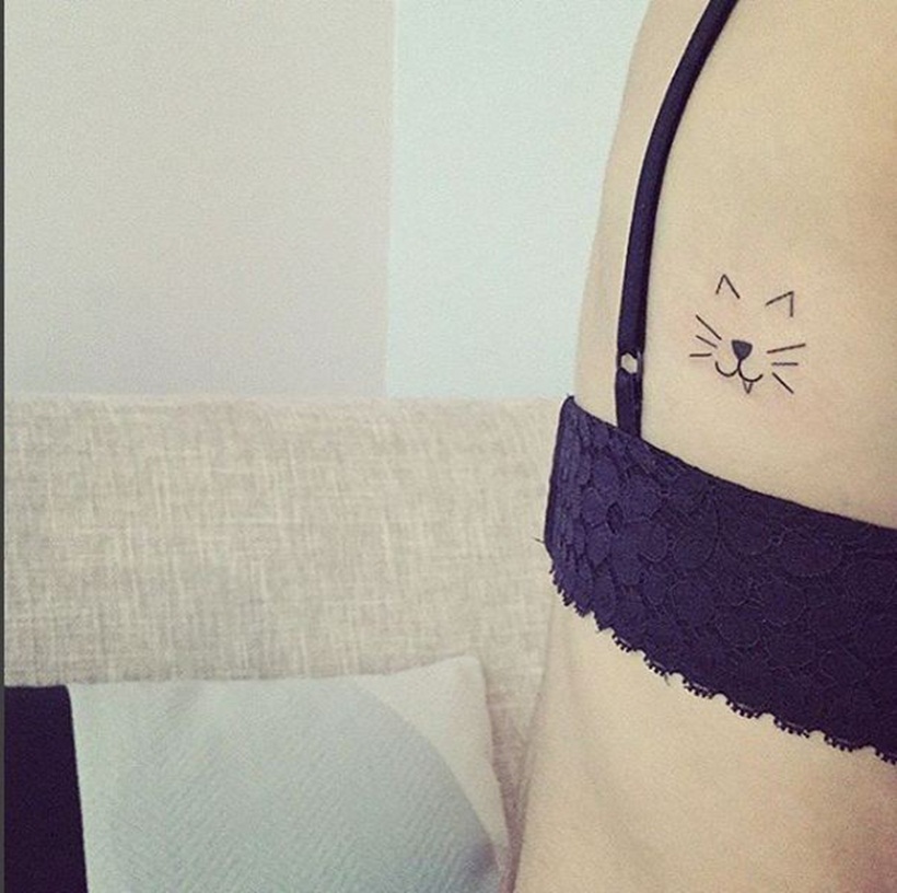 20 Minimalist Cat Tattoos for the Subtle Cat-Lover | Minimalist cat tattoo,  Black cat tattoos, Cute cat tattoo