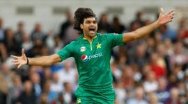 Pakistan's Mohammad Irfan quashes rumours of death by a car crash