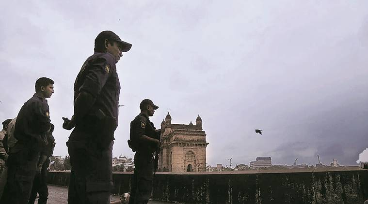 maharashtra, maharashtra alert, maharashtra security, mumbai security, armed man seen, navy, mumbai, mumbai alert, men with arms, school children, uri, uri attack, terrorism in india, mumbai attack, men with weapons, gunners in mumbai, indian express news, india news, latest news
