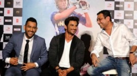 neeraj pandey, ms dhoni, sushant singh rajput, mahi, mahendra singh dhoni, ms dhoni and sushant singh rajput, funny video, bollywood film, bollywood biopic, sports film, first song, helicopter shot, cricketer, indian captain, indian skipper, anupam kher, bhumika chawla, kiara advani, disha patani, entertainment news, bollywood update, indian express, indian express news