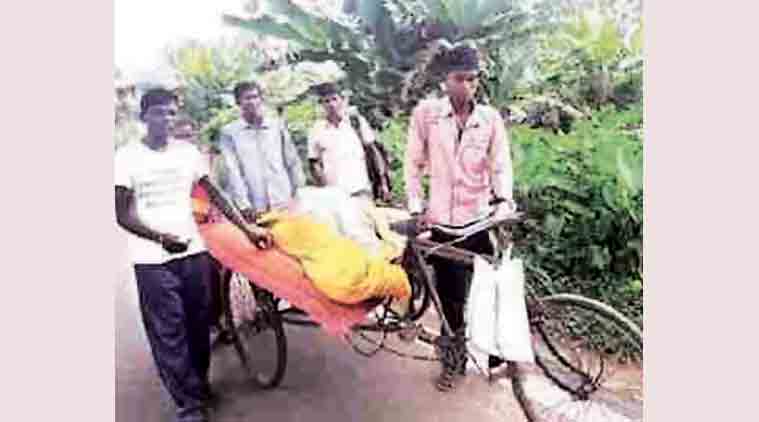 odisha, odisha tribal, odisha poverty, poverty in odisha, dead body on rickshaw, odisha chief minister naveen patnaik, Jajpur District Hospital, no medical facility, odisha medical facility, odisha health facility, poor odisha, indian express news, india news