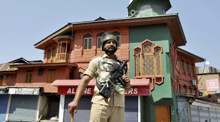 pellet guns, pellet guns mob violence, pellet guns ban, pellet gun ban, Jammu and kashmir high court, J&K high court, jammu and kashmir, J&K, Kashmir violence, Kashmir valley, mob violence, mob, violence, India news