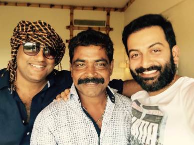 Prithiviraj, Prithiviraj sukumaran, Mohanlal, Mohanlal prithviray, murali gopy, Lucifer, prithviraj mohanlal, mohanlal lucifer movie, mohanlal prithviraj lucifer, prithviraj direction, malayalam news, entertainment news