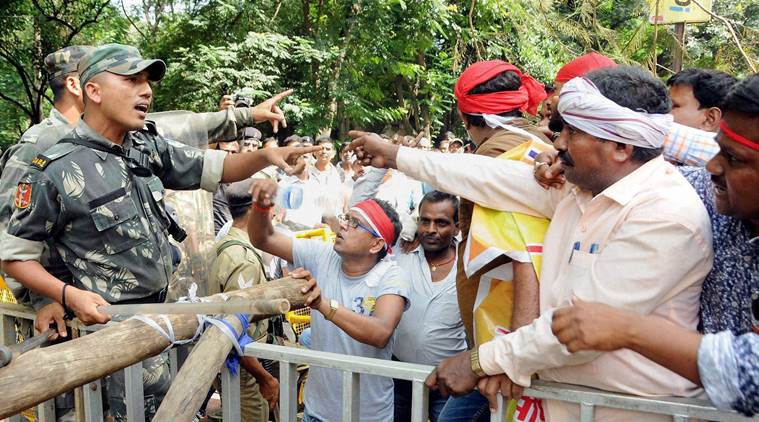 ranchi para-teachers, para-teachers protest, Jharkhand Teachers' Eligibility Test-2013, Jharkhand Teachers Eligibility Test, Teachers Eligibility Test, Teachers Eligibility Test protest, ranchi teachers protest, DSP Vikas Chandra Srivastava, J-TET, J-TET 2013, J-TET test, latest india news, latest news
