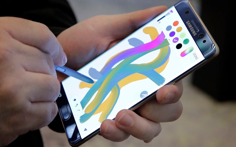 After Samsung Galaxy Note 7's global recall, consumers worldwide feel cheated by the company (Source: AP)