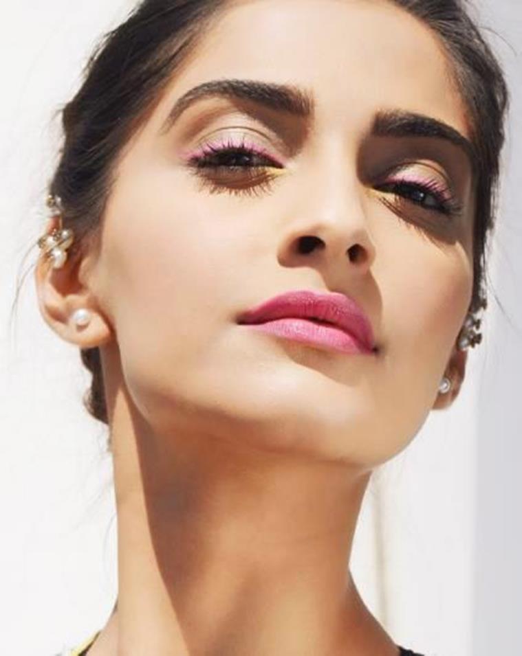 Sport a vibrant look just like Sonam Kapoor. (Source: Instagram/Namrata Soni)