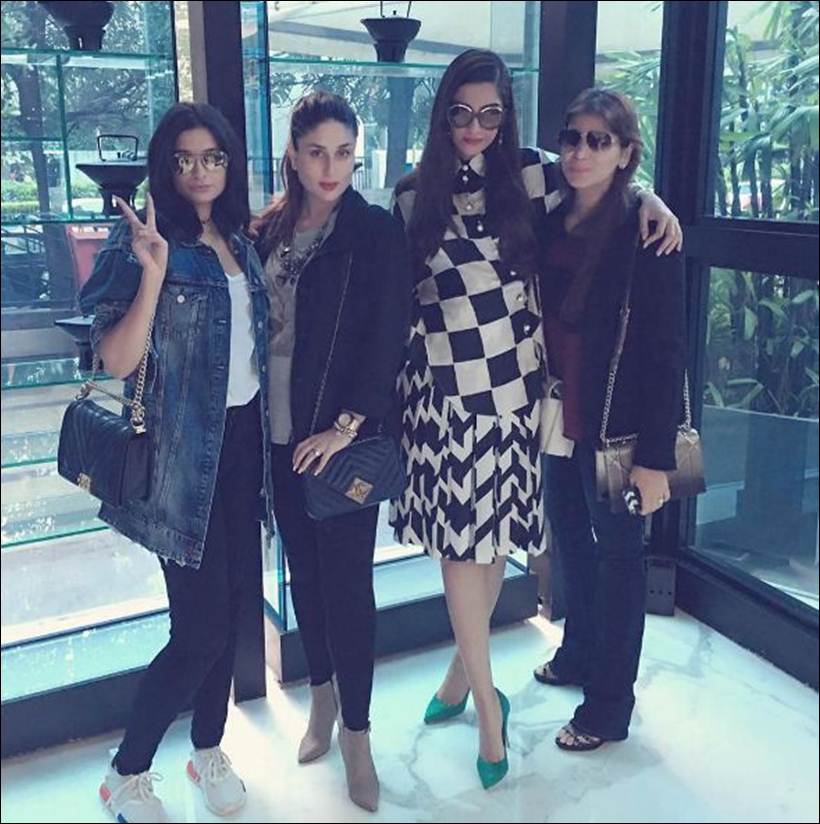 Kareena Kapoor khan, Sonam Kapoor, Sonam Kapoor kareena pics, kareena sonam hangout, kapoor sisters pics, Veere Di Wedding, Veere Di Wedding film, rhea kapoor, sonam rhea pics