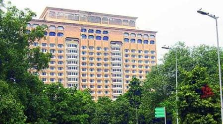 ndmc, le meridien delhi, taj mansingh delhi, new delhi municipal council, taj mansingh hotel, taj mansingh auction, hotel le meridien delhi, delhi high court, le meridien ndmc licence, delhi news