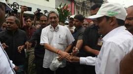 Manohar Parrikar, Parrikar, Manohar Parrikar, india pakistan, captured soldier, captured indian soldier, surgical strike, PoK, Pakistan occupied Kashmir, Director Generals of Military Operation, DGMO, rafale deal, french fighter jets, french jets, india france deal, india france aircraft deal, gandhi jayanti, india news, indian express, latest news,