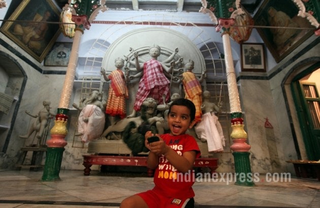 durga puja, durga puja 2016, durga puja celebrations, durga puja kolkata, durga puja rajbari kolkata, durga puja jorasanko, indian express, indian express news