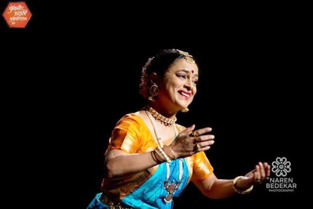 ashwini ekbote dies, ashwini ekbote death, ashwini ekbote dead during performance, ashwini ekbote pune, ashwini ekbote death pune, ashwini ekbote dancer, ashwini ekbote dancer death, entertainment photos, ashwini ekbote images, ashwini ekbote pics
