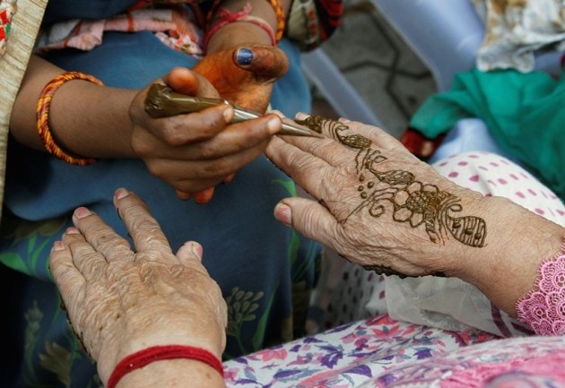 Karwa chauth,Karwa chauth 2016, Karwa chauth vrat vidhi,Karwa chauth tips, Karwa chauth vidhi, Karwa chauth timing moon 2016