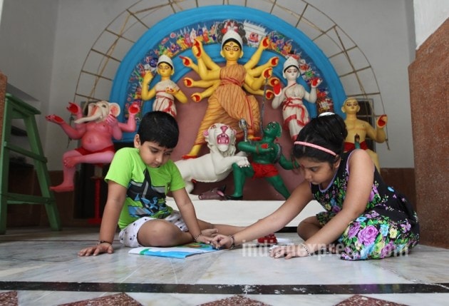 durga puja, durga puja 2016, durga puja celebrations, durga puja kolkata, durga puja rajbari kolkata, durga puja jorasanko, indian express, indian express news