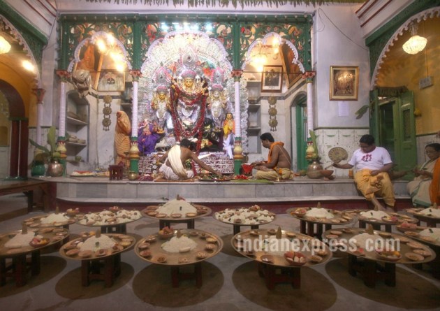 durga puja, durga puja 2016, durga puja celebrations, durga puja kolkata, durga puja rajbari kolkata, durga puja jorasanko, indian express, indian express news