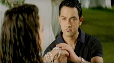 Aamir Khan, Aamir Khan actor, Aamir Khan movies, Aamir Khan news, Aamir Khan spit, spit Aamir Khan, aamir spit, Aamir Khan spit actress, Aamir Khan updates, entertainment news, indian express, indian express news
