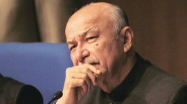 Sushil Kumar Shinde, congress, congress worker clash, congress delhi clash, haryana CM, bhupinder singh hooda, ashok tanwar, rahul gandhi, indian express news, india news