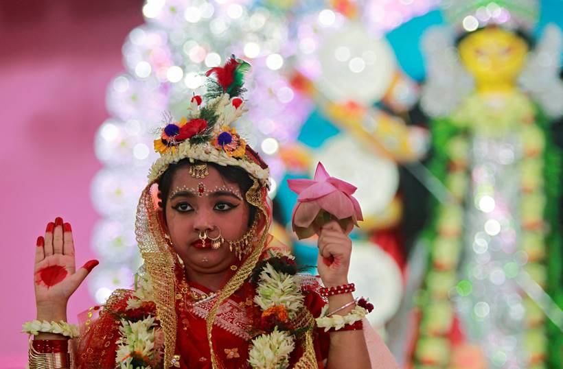 durga puja, durga puja 2016, 2016 durga puja, durga pujo, durga puja themes, kolkata durga puja, kolkata puja themes, kolkata durga idols, india puja themes, india durga puja pandals, durga puja pandals, kolkata news, india news, durga puja news, latest news, durga puja photos, durga puja 2016 photos,