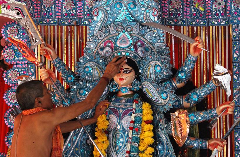 durga puja, durga puja 2016, 2016 durga puja, durga pujo, durga puja themes, kolkata durga puja, kolkata puja themes, kolkata durga idols, india puja themes, india durga puja pandals, durga puja pandals, kolkata news, india news, durga puja news, latest news, durga puja photos, durga puja 2016 photos,