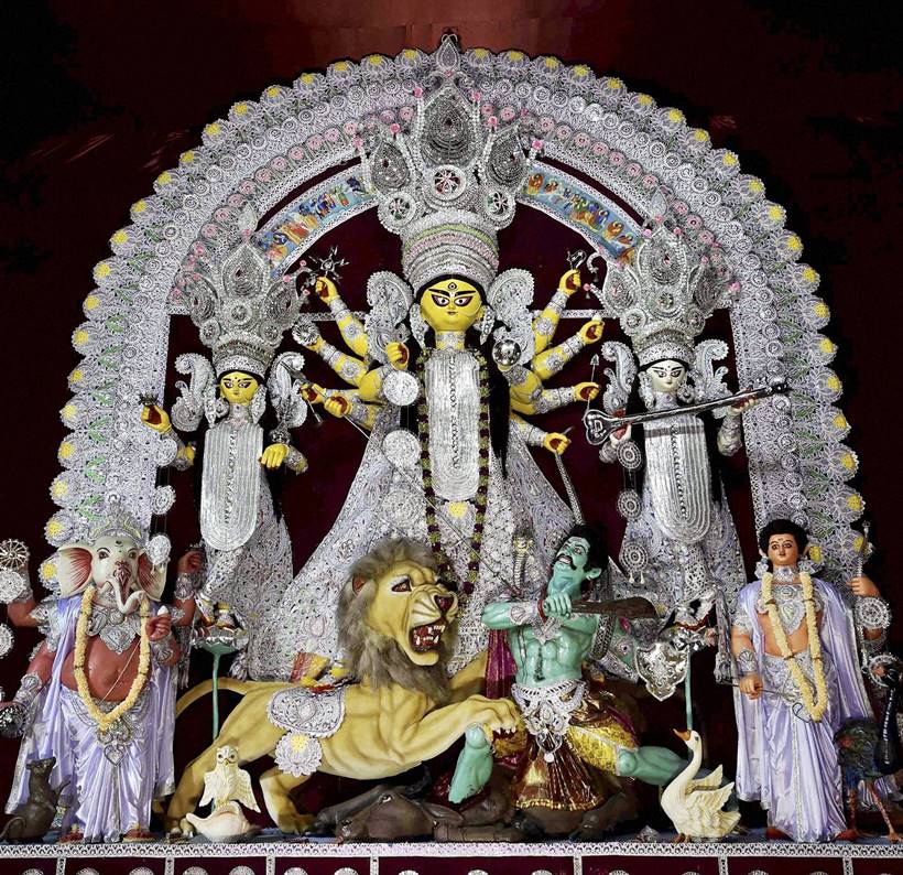 durga puja, durga puja 2016, 2016 durga puja, durga pujo, durga puja themes, kolkata durga puja, kolkata puja themes, kolkata durga idols, india puja themes, india durga puja pandals, durga puja pandals, kolkata news, india news, durga puja news, latest news, durga puja photos, durga puja 2016 photos,