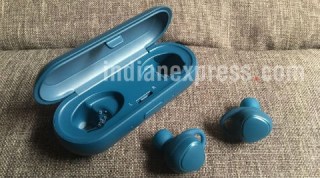 Samsung Gear Icon X, Gear Icon X, Samsung gear Icon x review, Samsung gear Icon x features, Samsung gear Icon x price, Samsung gear Icon x india price, Samsung gear Icon x specs, Samsung gear Icon x features, Apple, AirPods, Galaxy Note 7, earphones, wireless earphones, earpods, reviews, technology, technology news