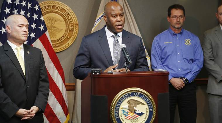 kansas, kansas arrest, somali bombing, somali bomb plotting, bomb plotting against somalians, somali, somali bomb, kansas bomb, world news