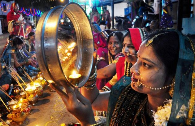 Karwa Chauth “Karva Chauth” 2016: How India is celebrating the festival ...