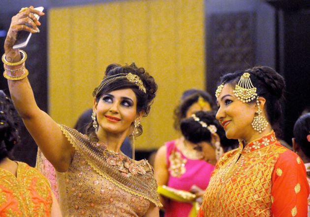 Karwa chauth,Karwa chauth 2016, Karwa chauth vrat vidhi,Karwa chauth tips, Karwa chauth vidhi, Karwa chauth timing moon 2016