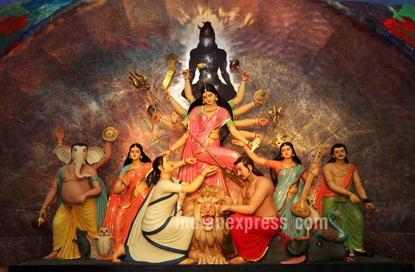 durga puja, durga puja 2016, 2016 durga puja, durga pujo, 2016 durga pujo, durga puja themes, 2016 durga puja theme, 2016 themes durga puja, kolkata pujo, Kumortuli, Kolkata puja theme 2016, kolkata news, bengal news, durga puja news, latest news, indian express, lifestyle news, durga pujo pics, durga pujo 2016 pics,