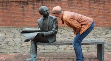 extrovert people, advantage of being extrovert, how extrovert people get benefits, indian express, indian express news