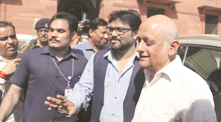 Ae Dil Hai Mushkil, Ae Dil Hai Mushkil release, MNS, MNS warning, Ae Dil Hai Mushkil controversy, karan johar, fawad khan movie, fawad khan ban, ban fawad khan, cinema hall vandalise, mumbai police, maharashtra police, MNS campaign, indian express news, pakistani actors ban, ban