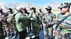 pm modi, narendra modi, pm modi, pm modi meets soldiers, modi diwali, modi meets jawans, modi indian border, modi at border, modi army, modi indian army, modi meets jawans, modi greets jawans, india news, indian express news