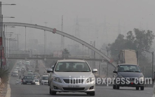 Diwali, Delhi pollution, Delhi diwali pollution, Delhi air pollution, Diwali air pollution, Delhi diwali air pollution, Delhi smog, Delhi smog pictures, delhi pollution photos, news, images, Delhi images, Delhi photos, Delhi news, latest news, India news, national news