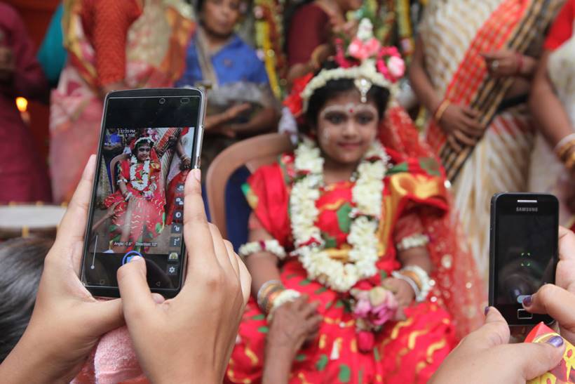 durga puja, durga puja 2016, 2016 durga puja, durga pujo, durga puja themes, kolkata durga puja, kolkata puja themes, kolkata durga idols, india puja themes, india durga puja pandals, durga puja pandals, kolkata news, india news, durga puja news, latest news, durga puja photos, durga puja 2016 photos,