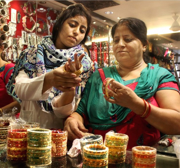 Karwa chauth,Karwa chauth 2016, Karwa chauth vrat vidhi,Karwa chauth tips, Karwa chauth vidhi, Karwa chauth timing moon 2016