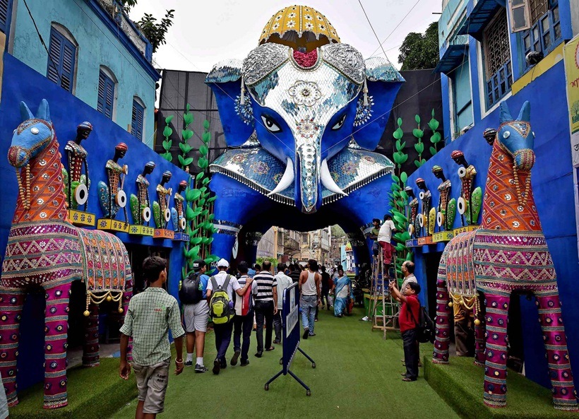 durga puja, durga puja 2016, 2016 durga puja, durga pujo, durga puja themes, kolkata durga puja, kolkata puja themes, kolkata durga idols, india puja themes, india durga puja pandals, durga puja pandals, kolkata news, india news, durga puja news, latest news, durga puja photos, durga puja 2016 photos,