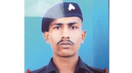 indian soldier, Indian soldier captured by pakistan, Pak, Pakistan army, Indian soldier abdustion, Indian soldier grandmother dies, Chandu chavan, Lilabai , Lilabai dead, gujarat, gujarat soldies, indian army, Surgical strikes, Dhule district, Chavan family, Gujarat government, devendra fadnavis, fadnavis, gujarat news, india news, indian express news