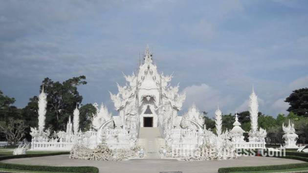 wat rong khun, thailand white temple, chiang rai temple, wat rong khun thailand, wat rong khun chiang rai, Chalermchai Kositpipat, indian express, indian express news
