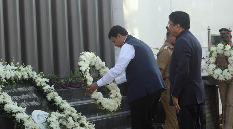 Maharashtra Chief Minister Devendra Fadnavis, All India Anti-Terrorist Front MS Bitta and Amruta Fadnavis, Mumbai to Mangaluru swim, tribute to 26/11 victims, India news, latest news, India news