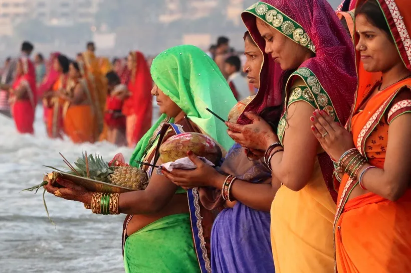 Two lakh devotees take holy dip at Padmasarovar | India News - The Indian  Express