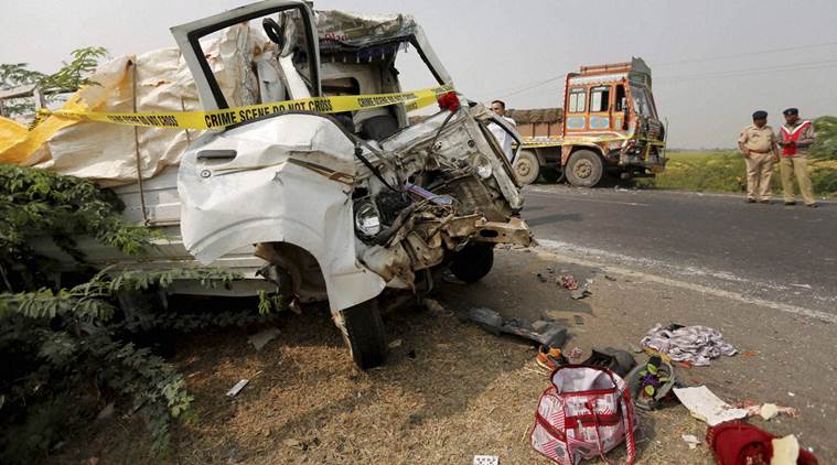 vadodara accident, mini truck collides, Valthera village, Dholka taluka, Ahmedabad, road accident deaths, india news, indian express