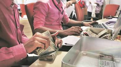 Demonetisation, gujarat demonetisation, salary day, bank rush, bank account open, pay day gujarat, GIFT, Gujarat International Finance Tec, bank of india, Gujarat BOI, financial hub, global financial hub, indian express news, india news