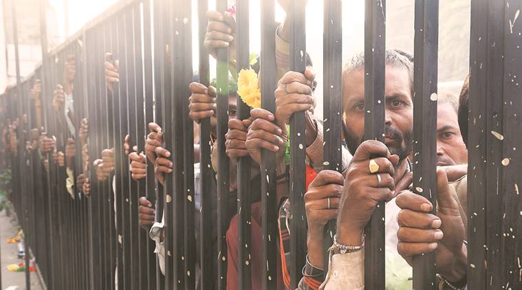 demonetisation, rs 500 ban, rs 1000 ban, currency invalid, atm closed, atm queue, bank queue, worker account, low production, money withdrawal, money exchange, old notes exchnage, new notes, 2000 rs notes, indian express news, india news