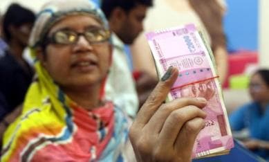 demonetisation, indelible ink mark, bank ink mark, narendra modi, dhobi ink, money exchnage, money exchange mark, black money, money deposit, shaktikanta das, demonetisation policy, currency demonetised, currency notes, currency banned, rs 500 note, rs 1000 note, india news, indian express
