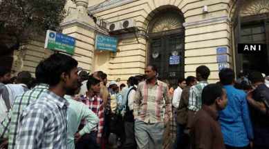 rs 500 ban, rs 1000 ban, demonitisation, fake currency, fake notes, banks open, long lines, money exchnage, old notes, old notes exchange, ahmedabad news, black money, indian express news, india news