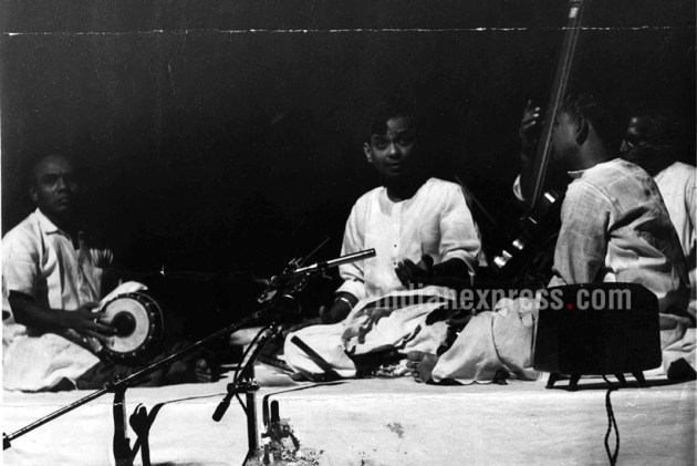 balamuralikrishna, balamuralikrishna dies, balamuralikrishna death, balamuralikrishna passes way, Mangalampalli Balamuralikrishna, Mangalampalli Balamuralikrishna dies, Mangalampalli Balamuralikrishna passes away, Balamuralikrishna death, Balamuralikrishna mile sur mera tumhara, mile sur mera tumhara singer, Balamuralikrishna passes, Balamuralikrishna dies, Balamuralikrishna carnatic music, Balamuralikrishna musician, legendary musician, carnatic music, carnatic musician, indian express, indian express news
