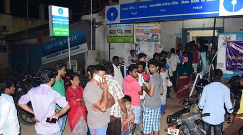 Demonetisation: Long queue outside ATMs, line for bank withdrawal eases ...